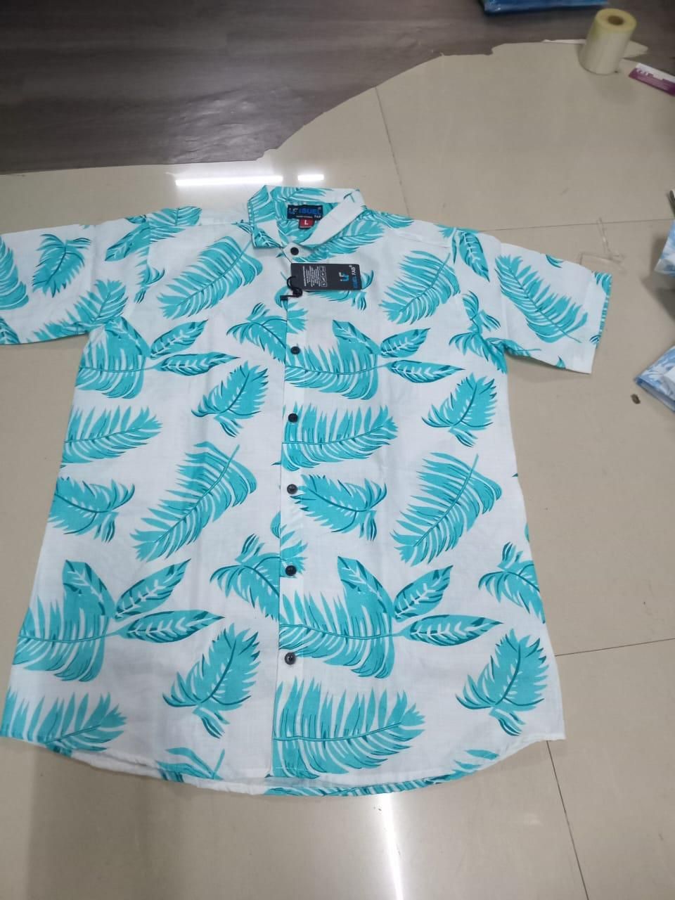 Men's Printed Half Sleeves Regular Collar Casual Shirt White & Light Green